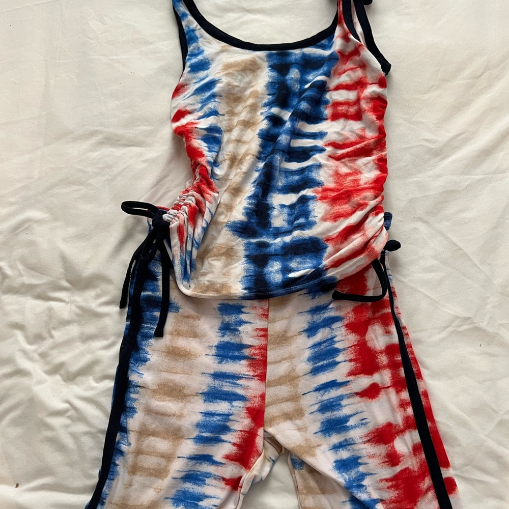 🌱🦢4 FOR $15!🦢🌱 USA colors Active 2 piece outfit - Picture 3 of 4